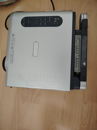Toshiba lcd projector - projector, tlp-x11e
